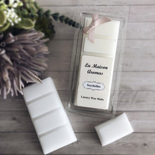 Load image into Gallery viewer, Made with love, our cruelty-free, vegan wax is hand-poured to create smooth and creamy melts that are both highly scented and long-lasting. Our five-piece snap bars are available in our full range of fragrances, packaged in recycled materials and dressed with a mini bow.