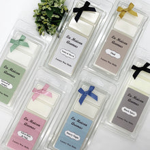 Load image into Gallery viewer, Made with love, our cruelty-free, vegan wax is hand-poured to create smooth and creamy melts that are both highly scented and long-lasting. Our five-piece snap bars are available in our full range of fragrances, packaged in recycled materials and dressed with a mini bow.