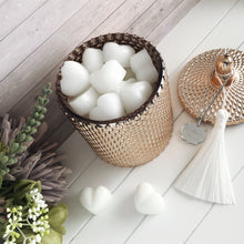 Load image into Gallery viewer, This raindrop patterned wax melt vessel with classic french-top lid adds a touch of elegance to any room. The french chic lid helps to seal in scent and improve wax shelf life, which makes them ideal for holding your wax melts alongside your wax melt burner.